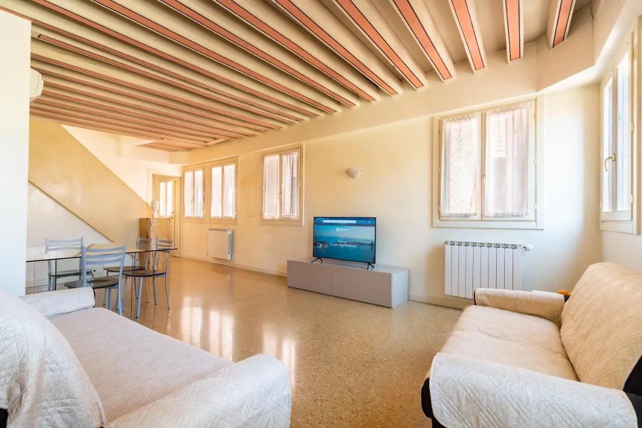 Ca' dei Mercanti Venezia 0*,  Italia